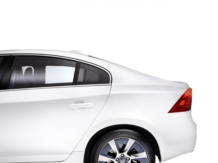  Volvo S60L PPHEV Concept 2014 года  (фото 14 из 16)